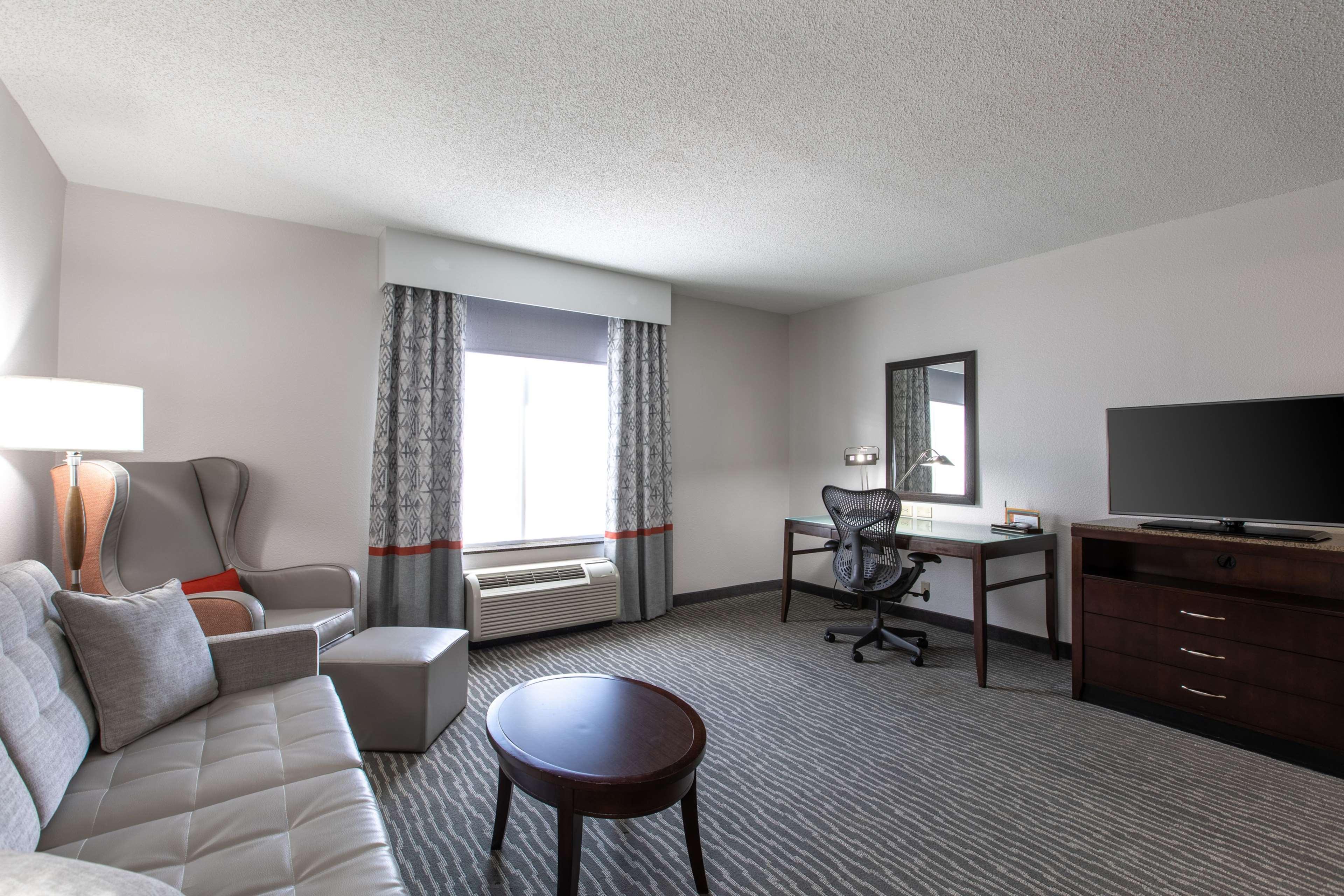 Hilton Garden Inn Lynchburg Bagian luar foto