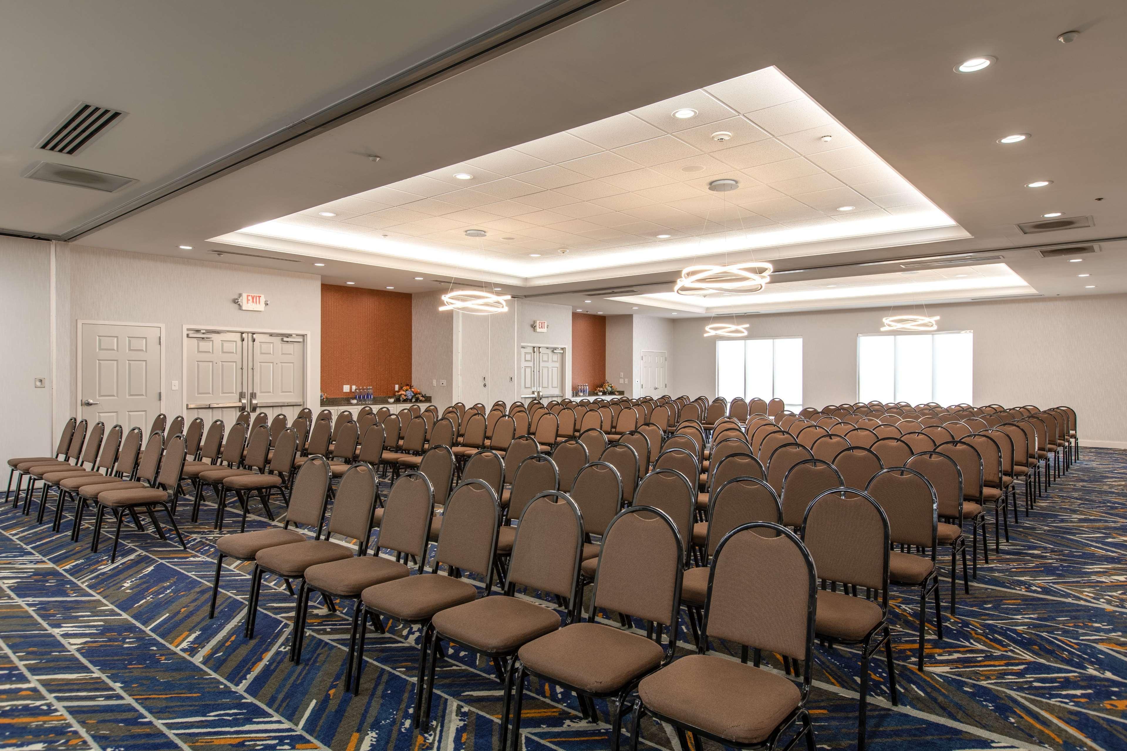 Hilton Garden Inn Lynchburg Bagian luar foto