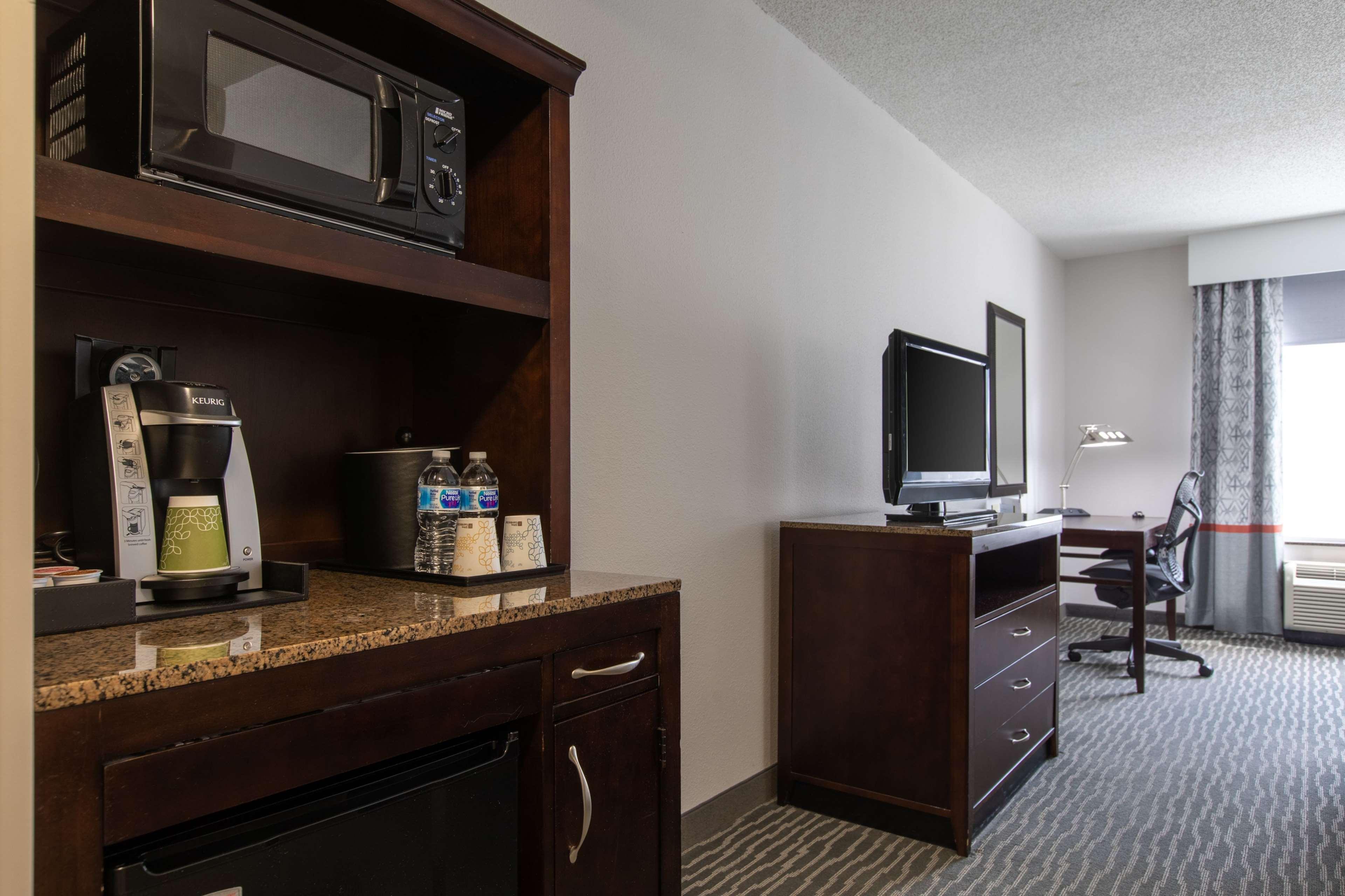 Hilton Garden Inn Lynchburg Bagian luar foto